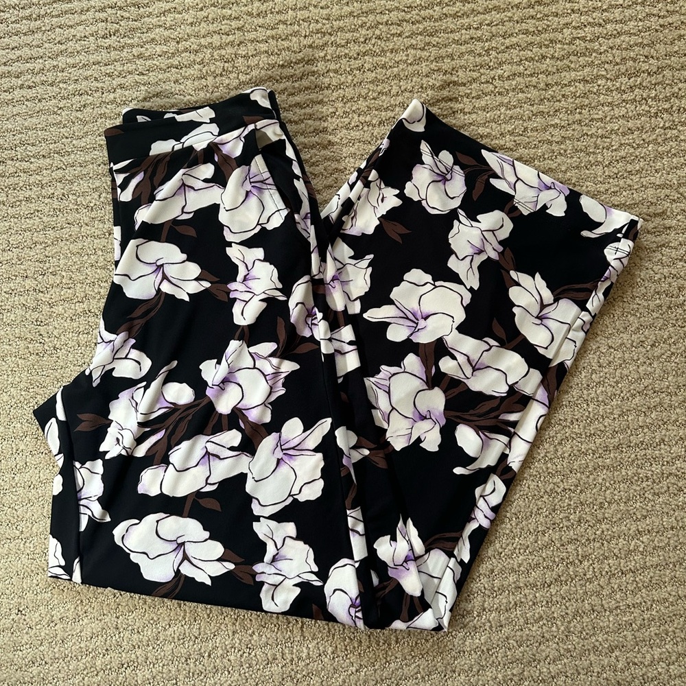 Women’s Wide Legged Slacks